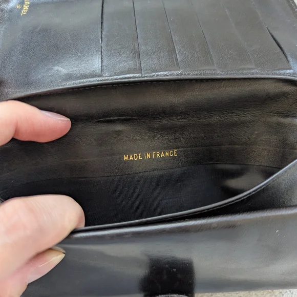 Vintage Chanel Black Leather Wallet - Picture 11 of 17